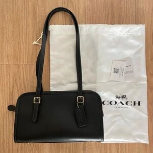 Coach Swing Zip Leather Shoulder Bag